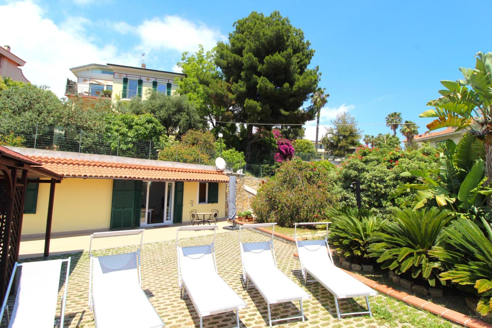 La Pace, Il Sole, Il Mare - Sanremo Casa Indipendente Vista Mare, Posto Auto Privato, Ampio Spazio Esterno Attrezzato, A Pochi Minuti Dalle Spiagge 外观 照片